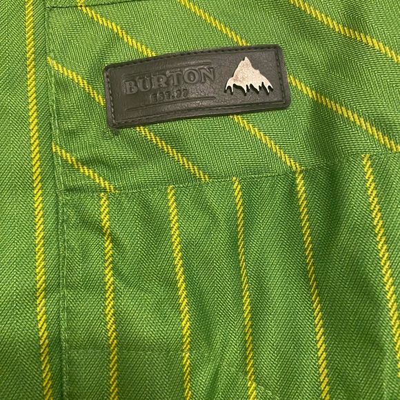 New Burton Snowboard Jacket - Picture 3 of 12
